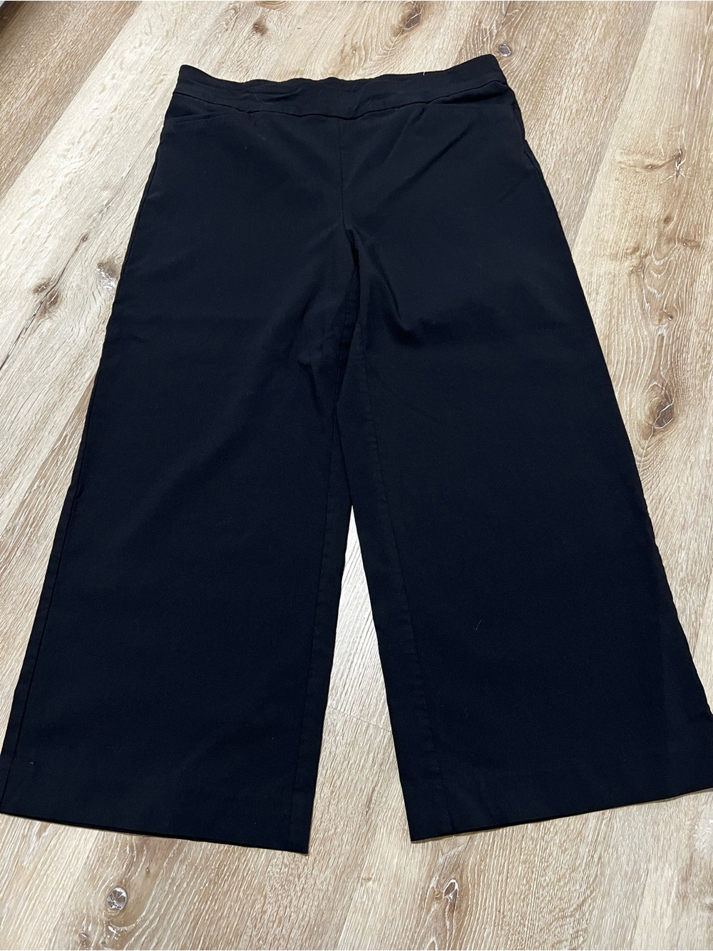 Chicos Black Wide Leg Crop Pants